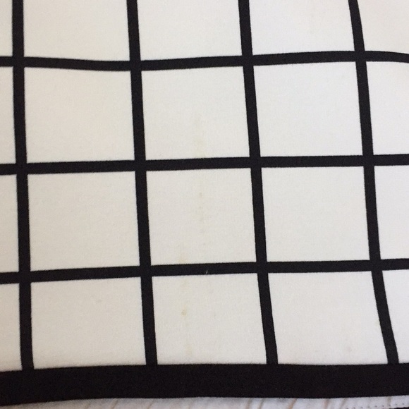 Black and white geometric skirt - Picture 4 of 4